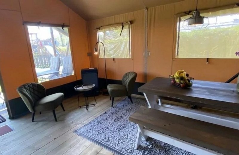 Safaricottage met sanitair 5 personen 6