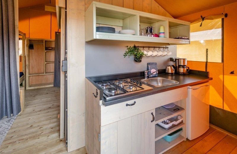 Safaritent met sanitair 4