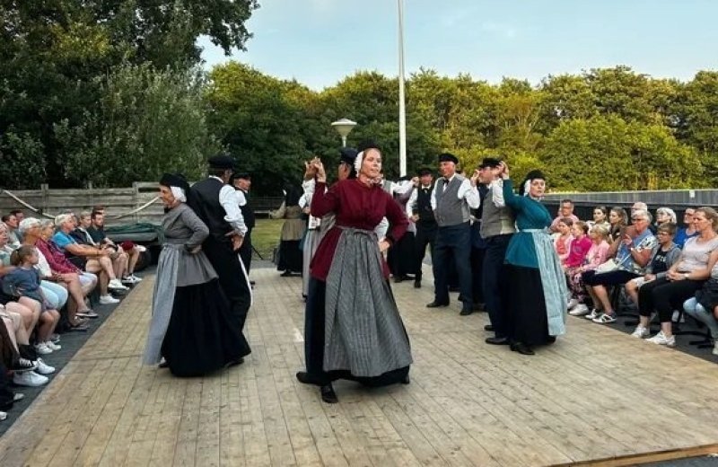 Optreden van de Terschellinger volksdansers